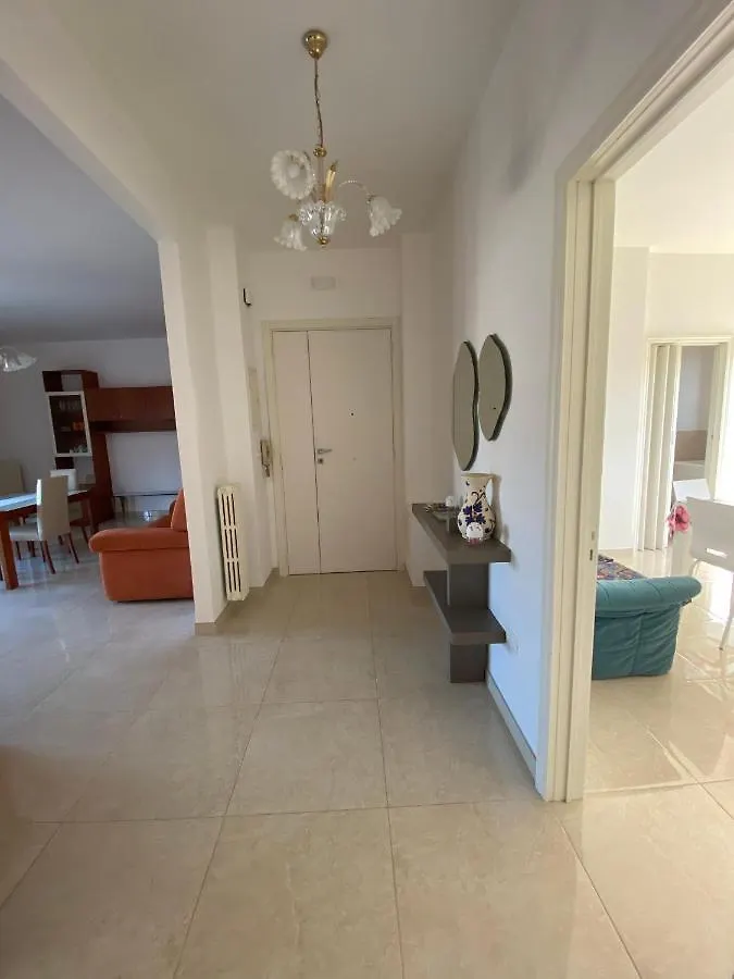 Maison Di Francesca Λέτσε 0*,